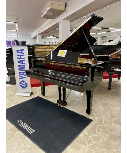 Half-tail piano YAMAHA MoD. C7 glossy black
