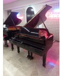 Half-tail piano YAMAHA C3 shiny black