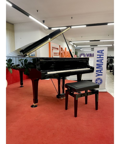 Half-tail piano YAMAHA MoD. C7 glossy black