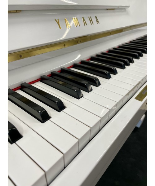 Vertical piano YAMAHA MoD. U1 glossy white