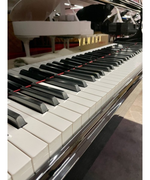 Piano pigtail YAMAHA Mod.A1 glossy black