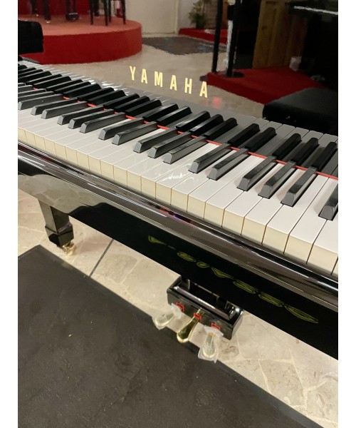 PIANOFORTE MEZZA CODA YAMAHA MOD. C3 NERO LUCIDO