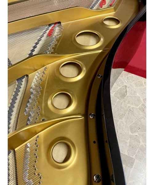 Half-tail piano YAMAHA MoD. C3 shiny black