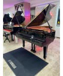 Half-tail piano YAMAHA MoD. C3 shiny black