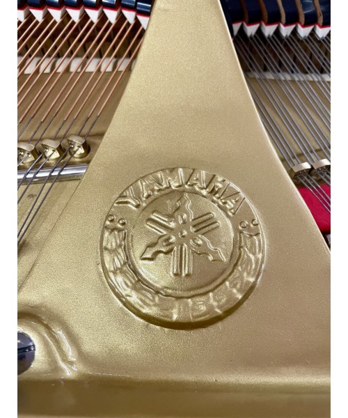 Half-tail piano YAMAHA MoD. G2 Glossy White Limited Edition