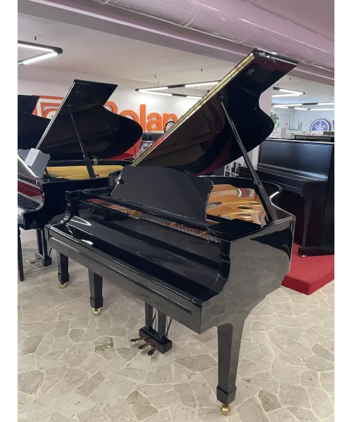 Half-tail piano YAMAHA C3 black