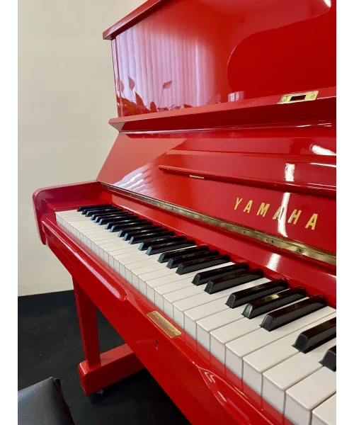 Vertical piano YAMAHA U1H red