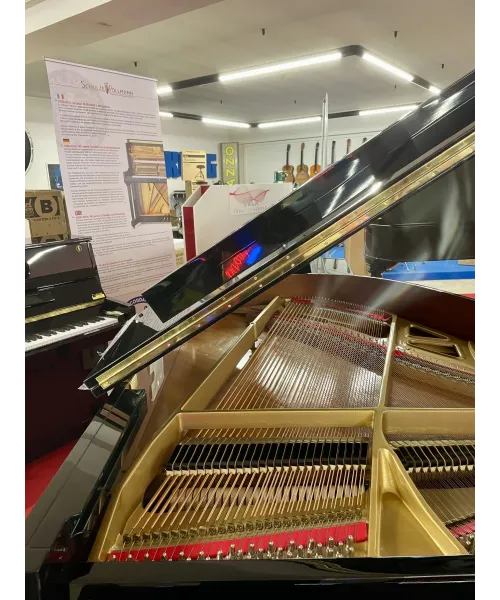 Half-tail piano KAWAI Kg3 black