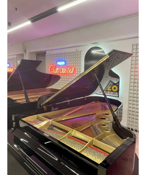 Tailed piano YAMAHA C7 Black