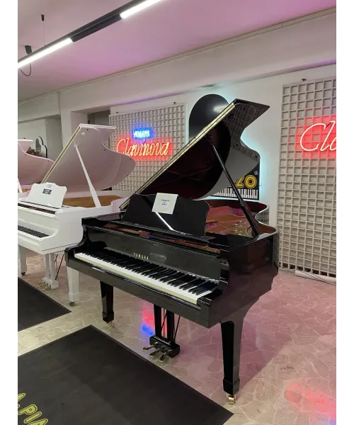 PIANOFORTE A MEZZA CODA YAMAHA C5 NERO