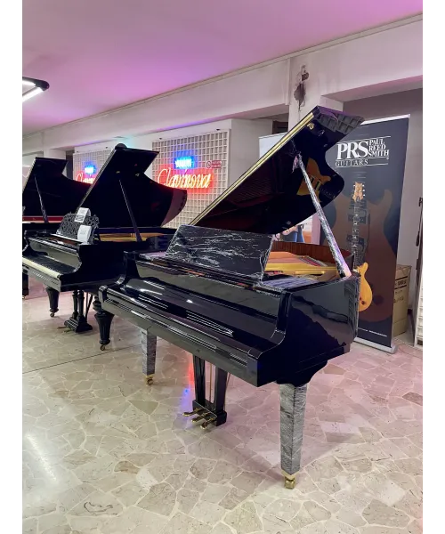 Half-tail piano PETROF