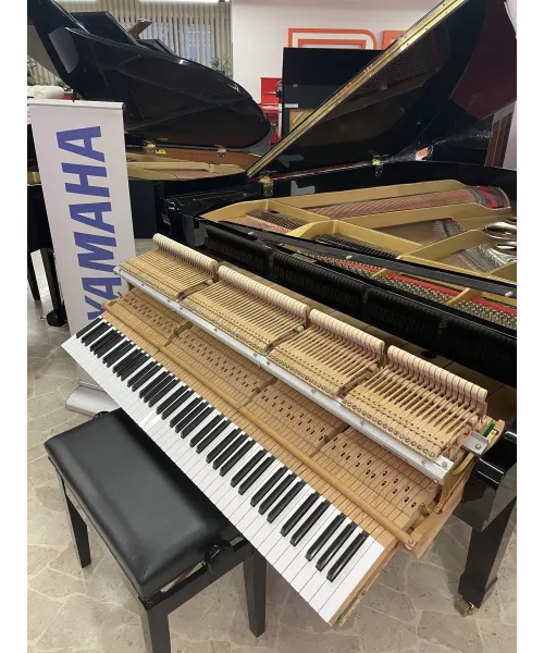 PIANOFORTE A MEZZA CODA YAMAHA C3 NERO LUCIDO