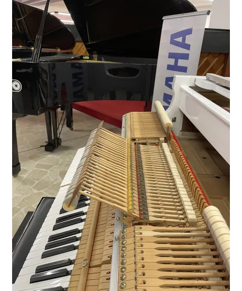 PIANOFORTE A MEZZA CODA YAMAHA C3 BIANCO LUCIDO