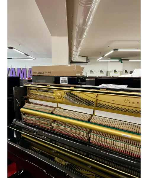 PIANOFORTE VERTICALE YAMAHA U1 NERO LUCIDO