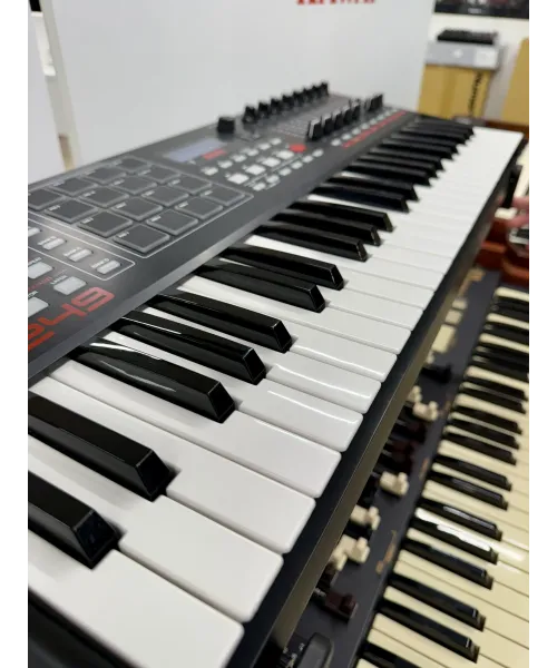 Akai-mpk-249-packaging