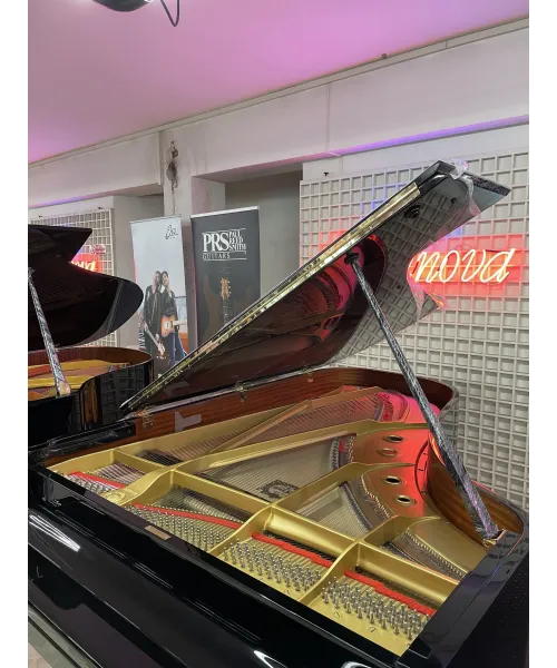 tail piano Yamaha C7 shiny black