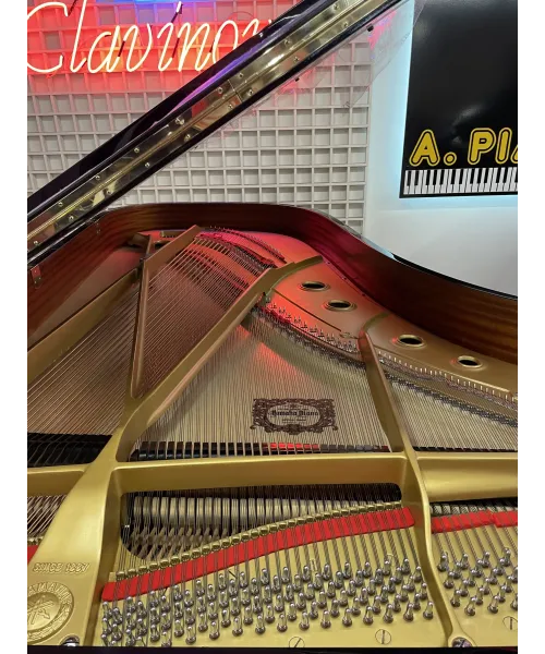 tail piano Yamaha C7 shiny black