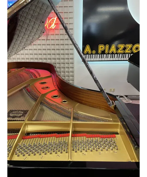 tail piano Yamaha C7 shiny black