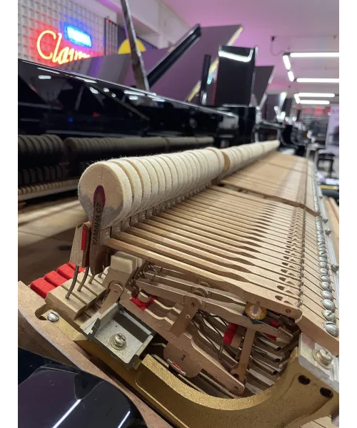 pianoforte a coda yamaha c7 nero lucido