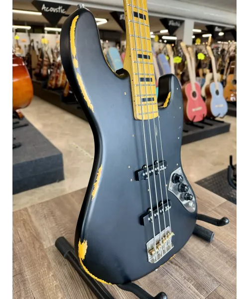 vintage-vj74-icon-series-distressed-black