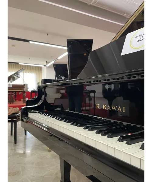 Half-tail piano KAWAI RX3 Black