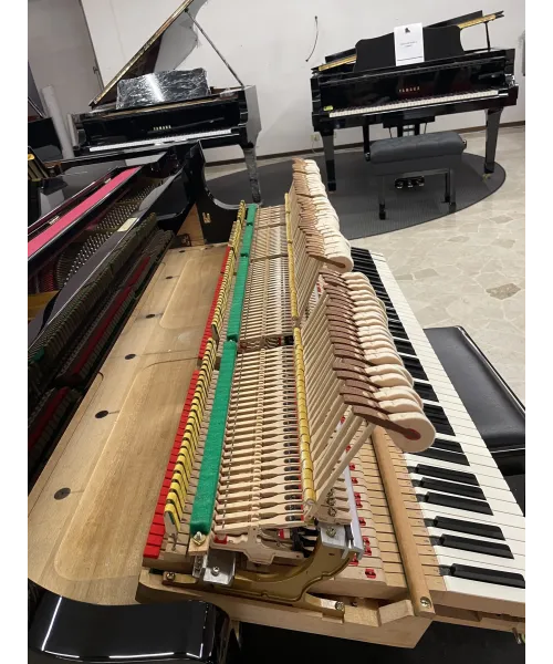 Half-tail piano KAWAI RX3 Black