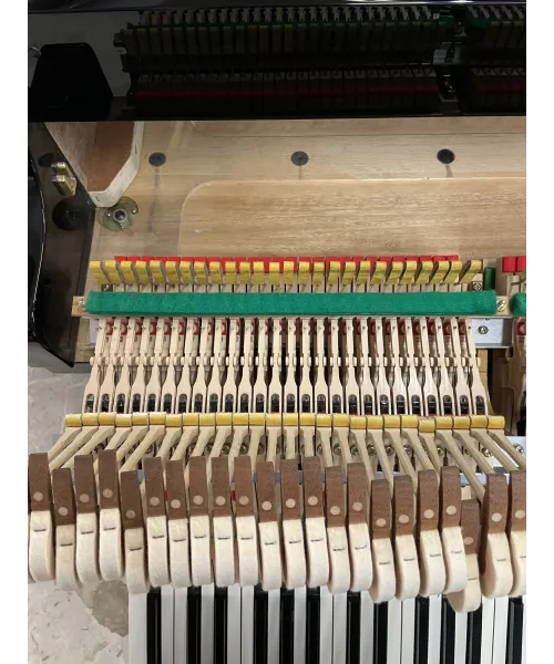 Half-tail piano KAWAI RX3 Black