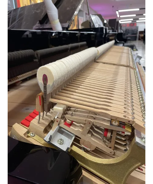 PIANOFORTE A MEZZA CODA YAMAHA C5 NERO