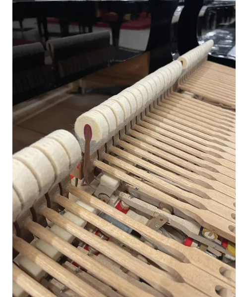 Half-tail piano YAMAHA C5 black