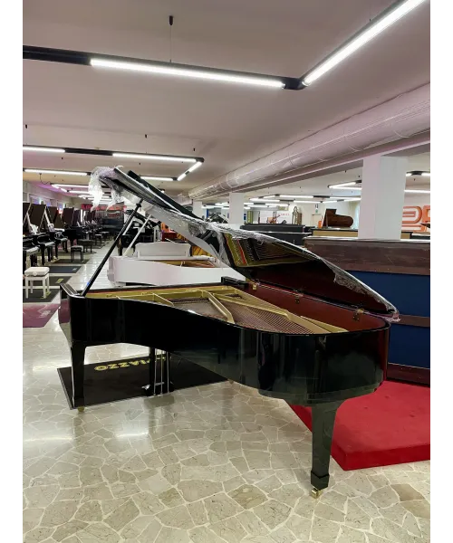 pianoforte a mezza coda c7 nero