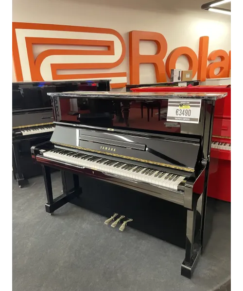 yamaha vertical piano mod. U1 black