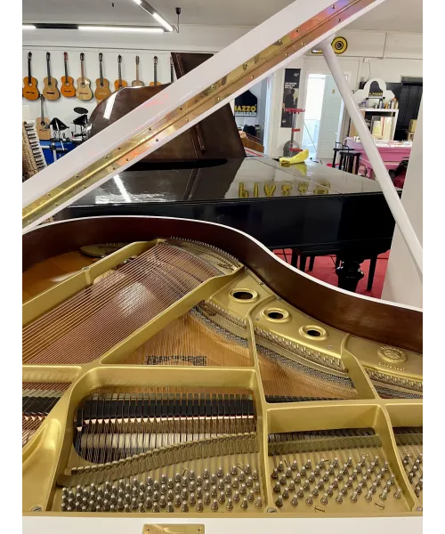 yamaha G2 white half-tail piano