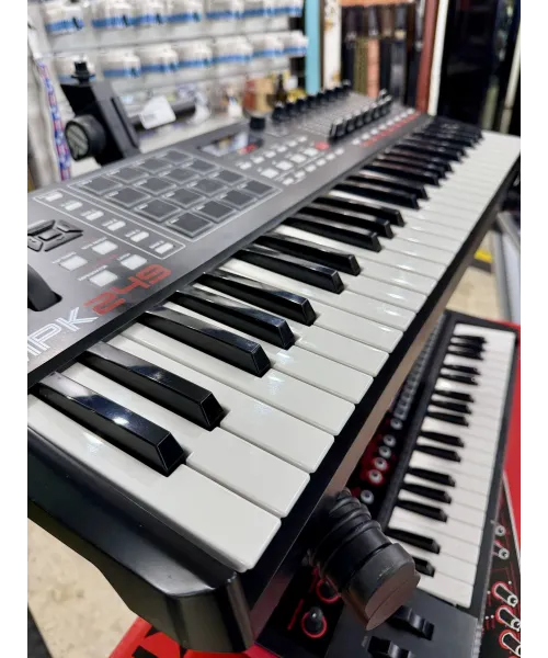 Akai-mpk249-packaging