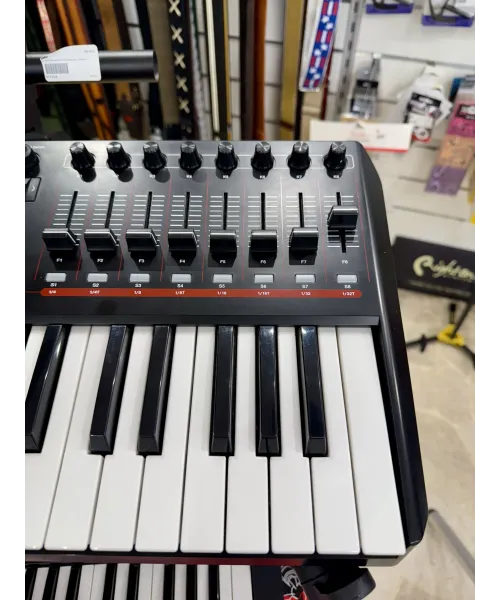 Akai-mpk249-packaging