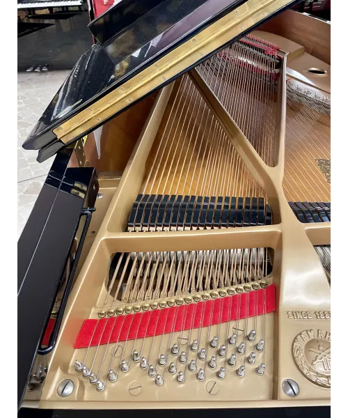 half-tailed piano Yamaha C7 glossy black