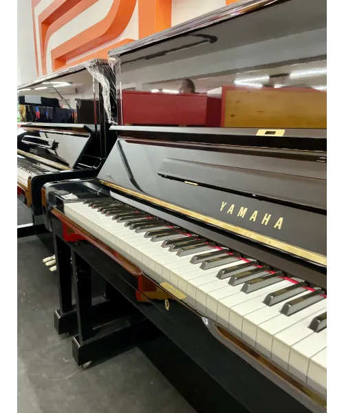 pianoforte verticale yamaha u1h nero