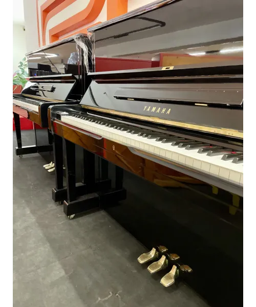 vertical piano yamaha u1h black
