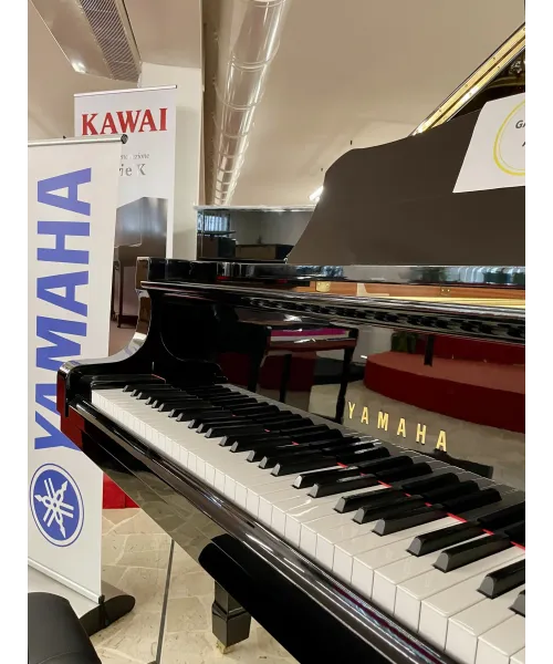 pianoforte a mezza coda yamaha c7 nero