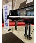 yamaha C7 black half-tail piano