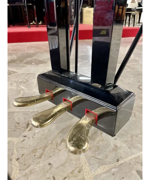 yamaha C7 black half-tail piano