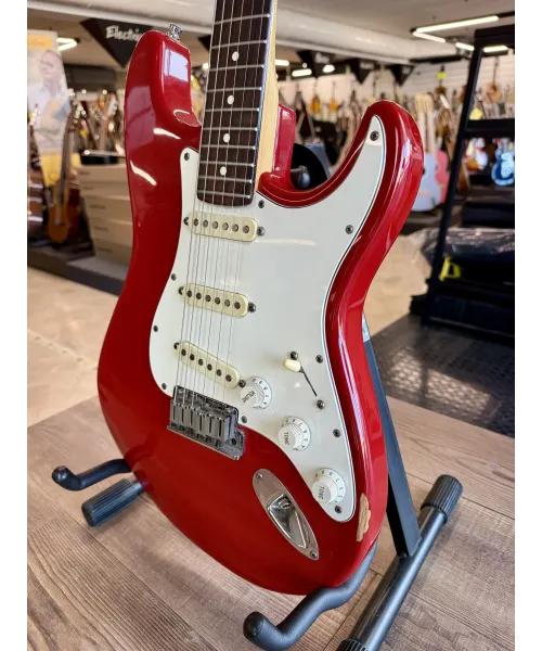 fender-Stratocaster-American-standard-Red-19881989-custody