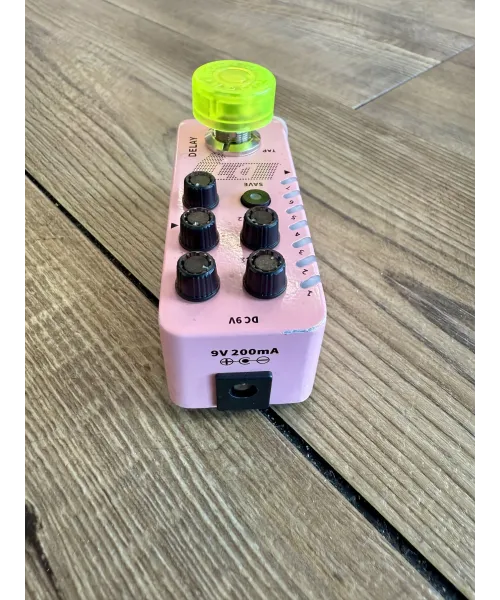 mooer-d7-delay-packaging