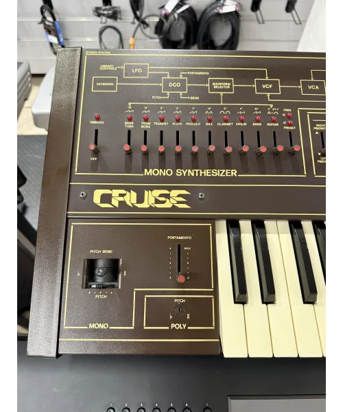 synthesizer-string-machine-cruise-siel-