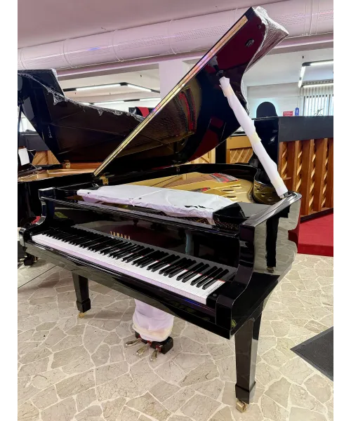 Half tail piano Yamaha mod. G5 glossy black