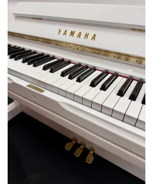 Yamaha vertical piano mod.u3h glossy white