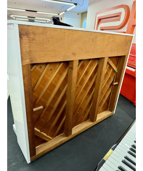 Yamaha vertical piano mod.u3h glossy white