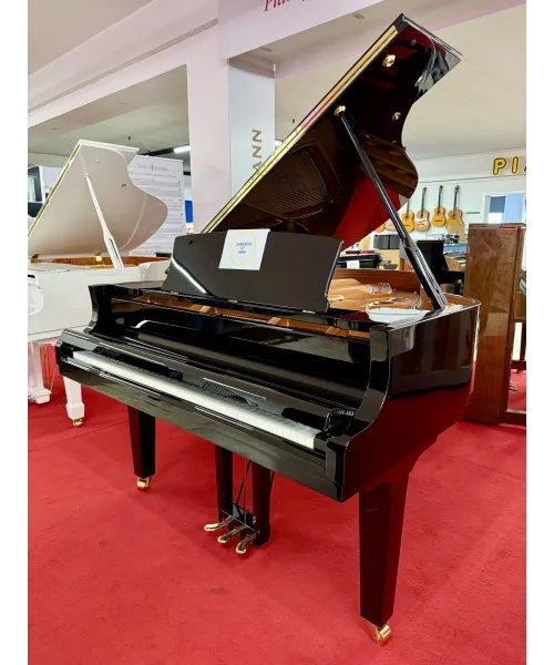 Half tail piano Yamaha mod. C3X glossy black