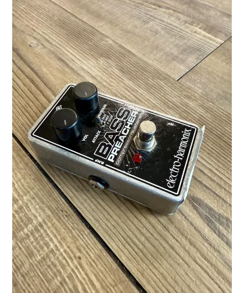 electro-Harmonix-bass-preacher-packaging