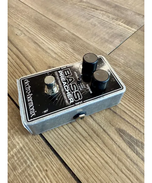 electro-Harmonix-bass-preacher-packaging