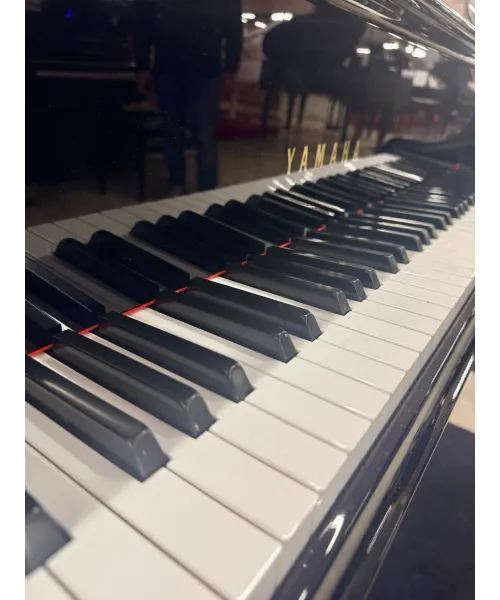 Pianoforte mezza coda yamaha mod. g3 nero lucido